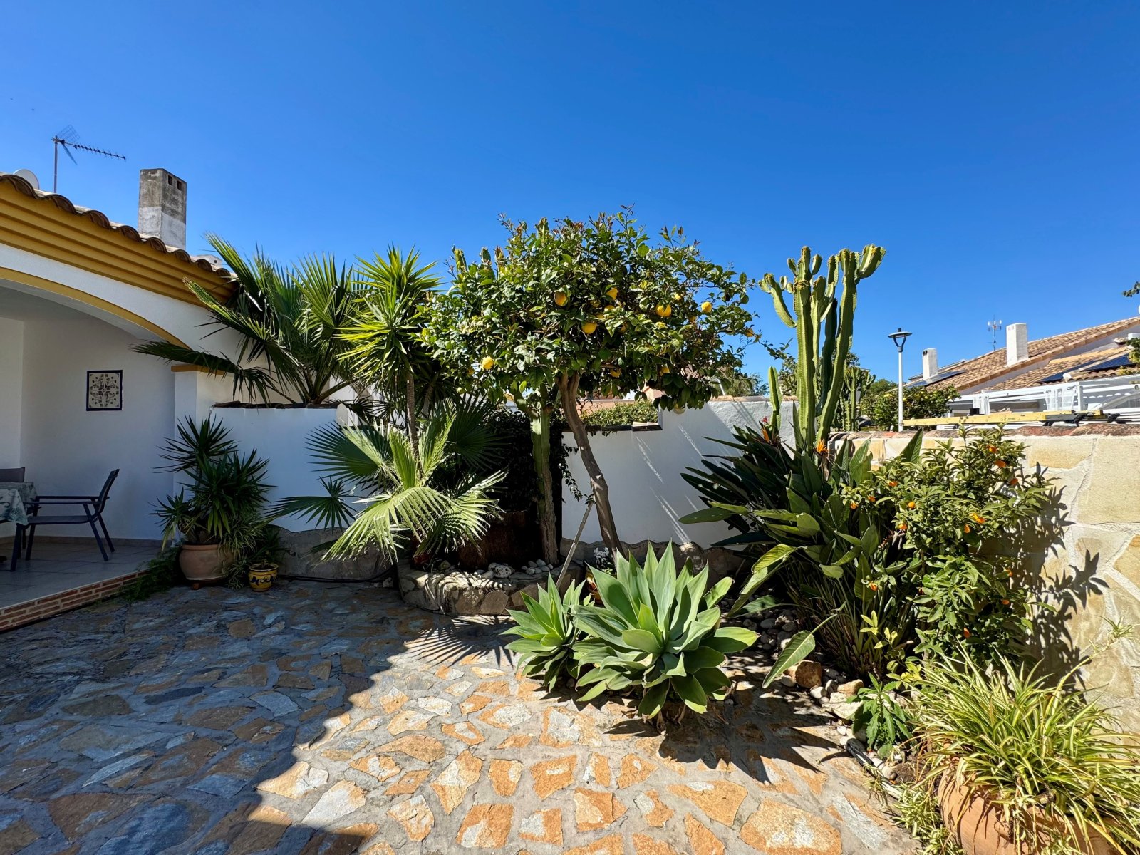 EL VERGEL - Gemütliche kleine Villa nur 600 m vom feinsandigen Strand