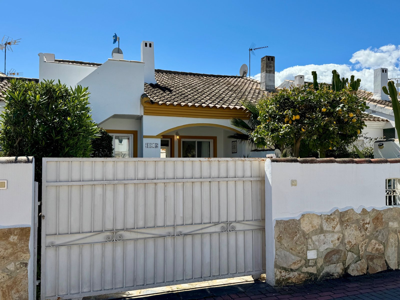 EL VERGEL - Gemütliche kleine Villa nur 600 m vom feinsandigen Strand