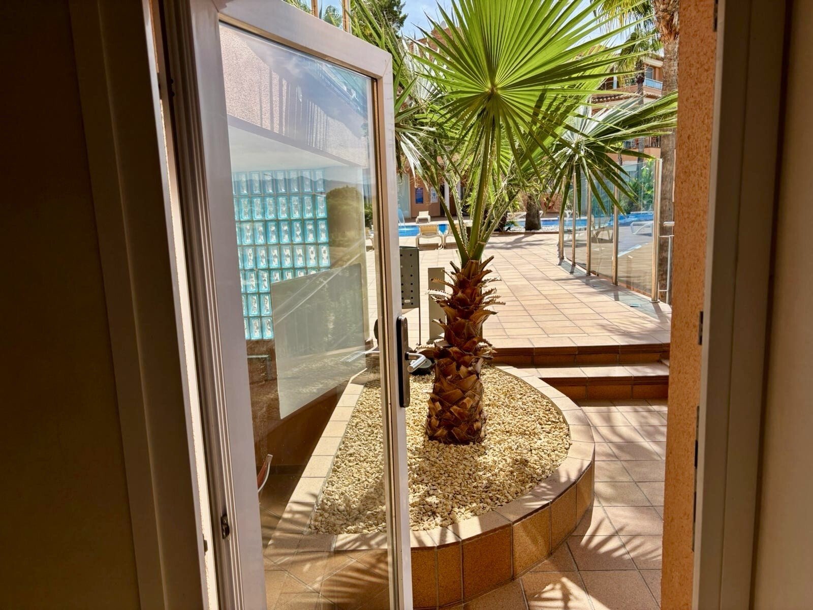 Apartment mit Tiefgaragenstellplatz und Pool in der Anlage Flamingo Hills