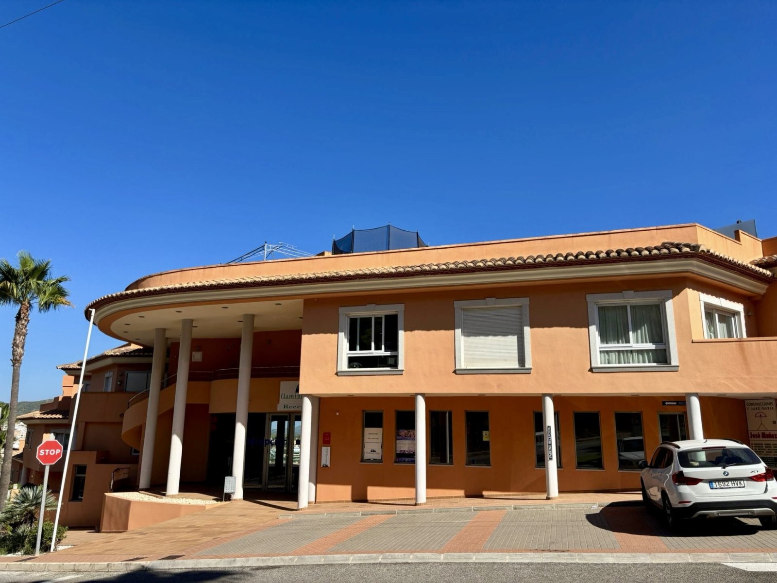 Apartment mit Tiefgaragenstellplatz und Pool in der Anlage Flamingo Hills