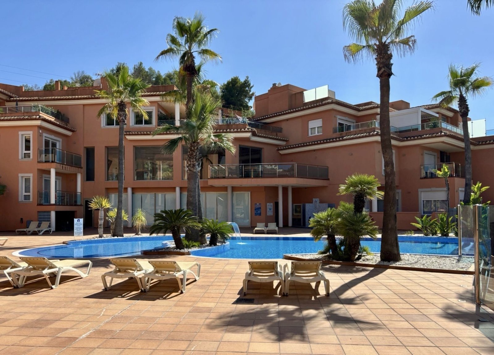 Apartment mit Tiefgaragenstellplatz und Pool in der Anlage Flamingo Hills