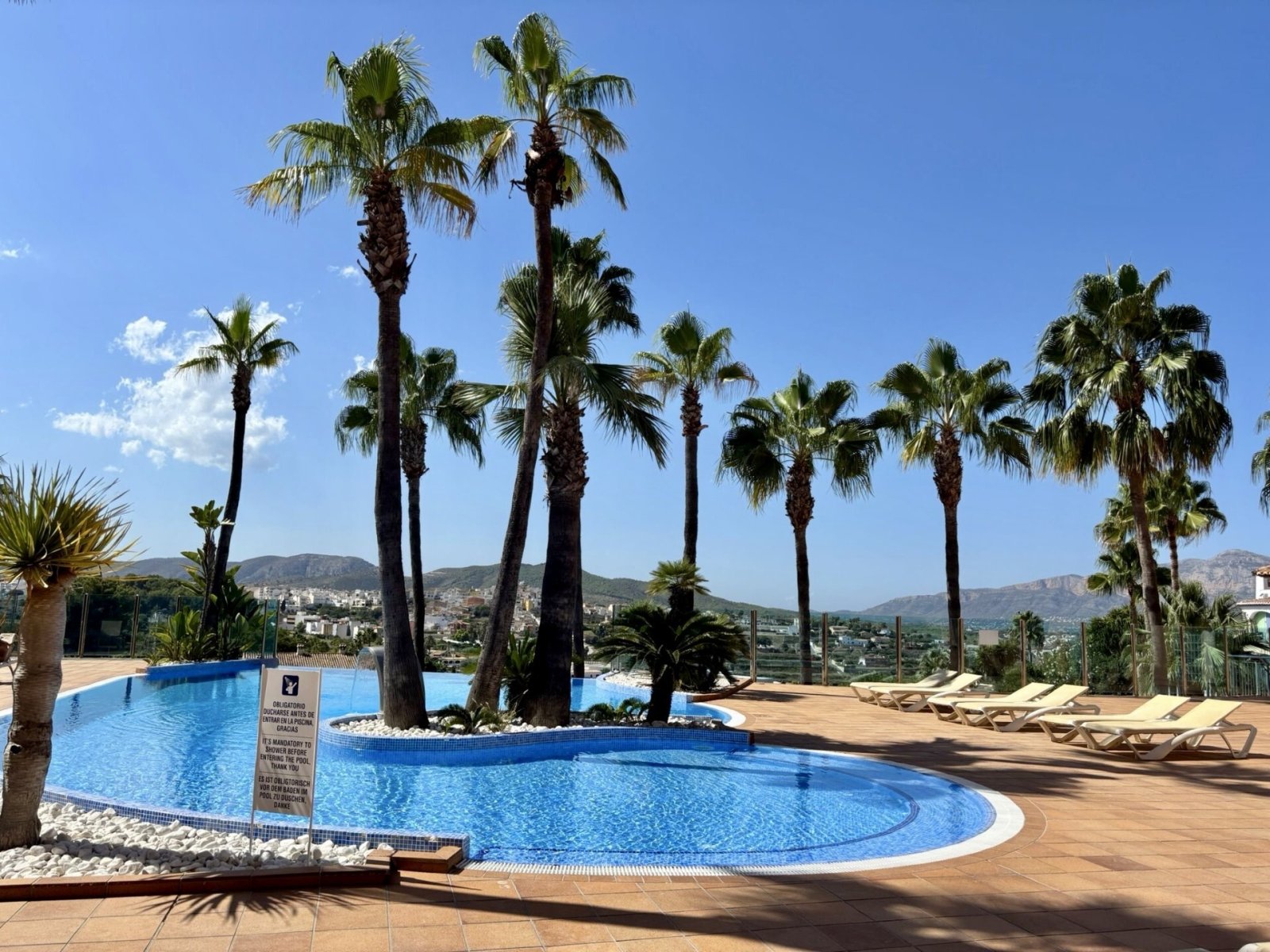 Apartment mit Tiefgaragenstellplatz und Pool in der Anlage Flamingo Hills