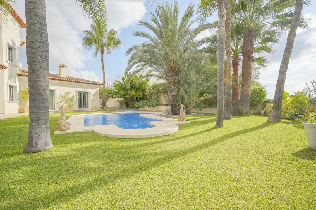 6054BEN Traditionelle spanische Villa zum Verkauf in Benissa