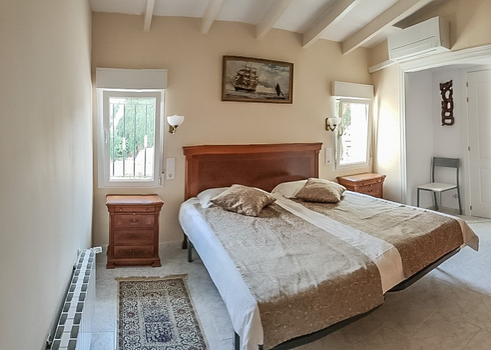 4196JAV Villa mit separater Wohnung zum Verkauf in Jávea