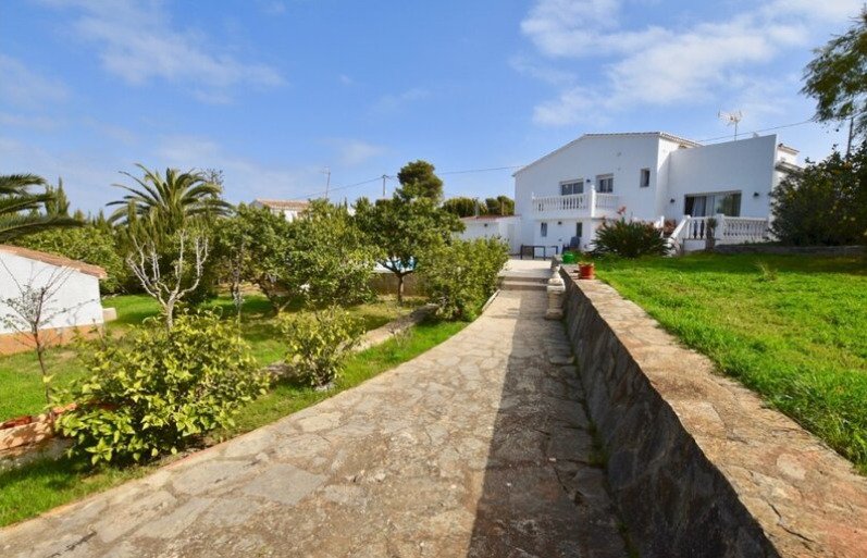 4196JAV Villa mit separater Wohnung zum Verkauf in Jávea