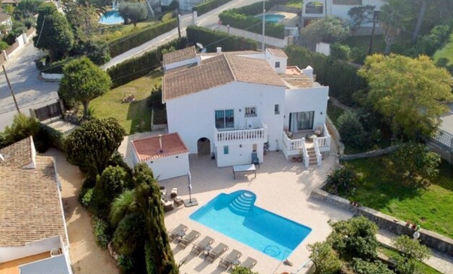 4196JAV Villa mit separater Wohnung zum Verkauf in Jávea