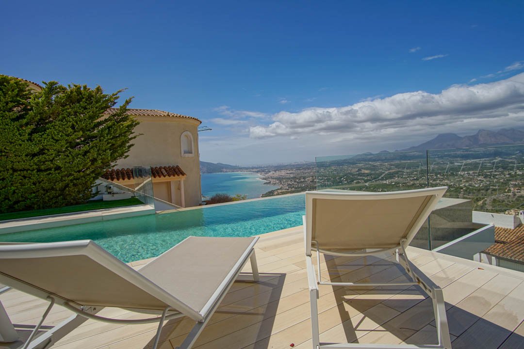 7056ALT Moderne Villa mit Berg- und Meerblick in Altea Hills zu verkaufen