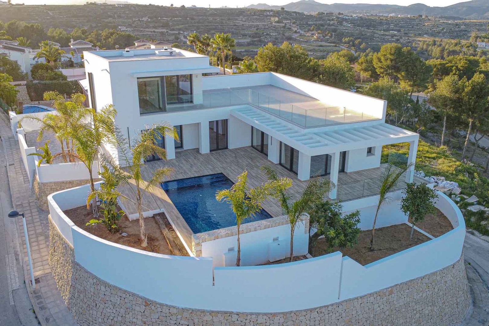 8248MOR Moderne Neubauvilla mit Panoramablick auf das Meer und großer Terrasse, zum Verkauf in Moraira.