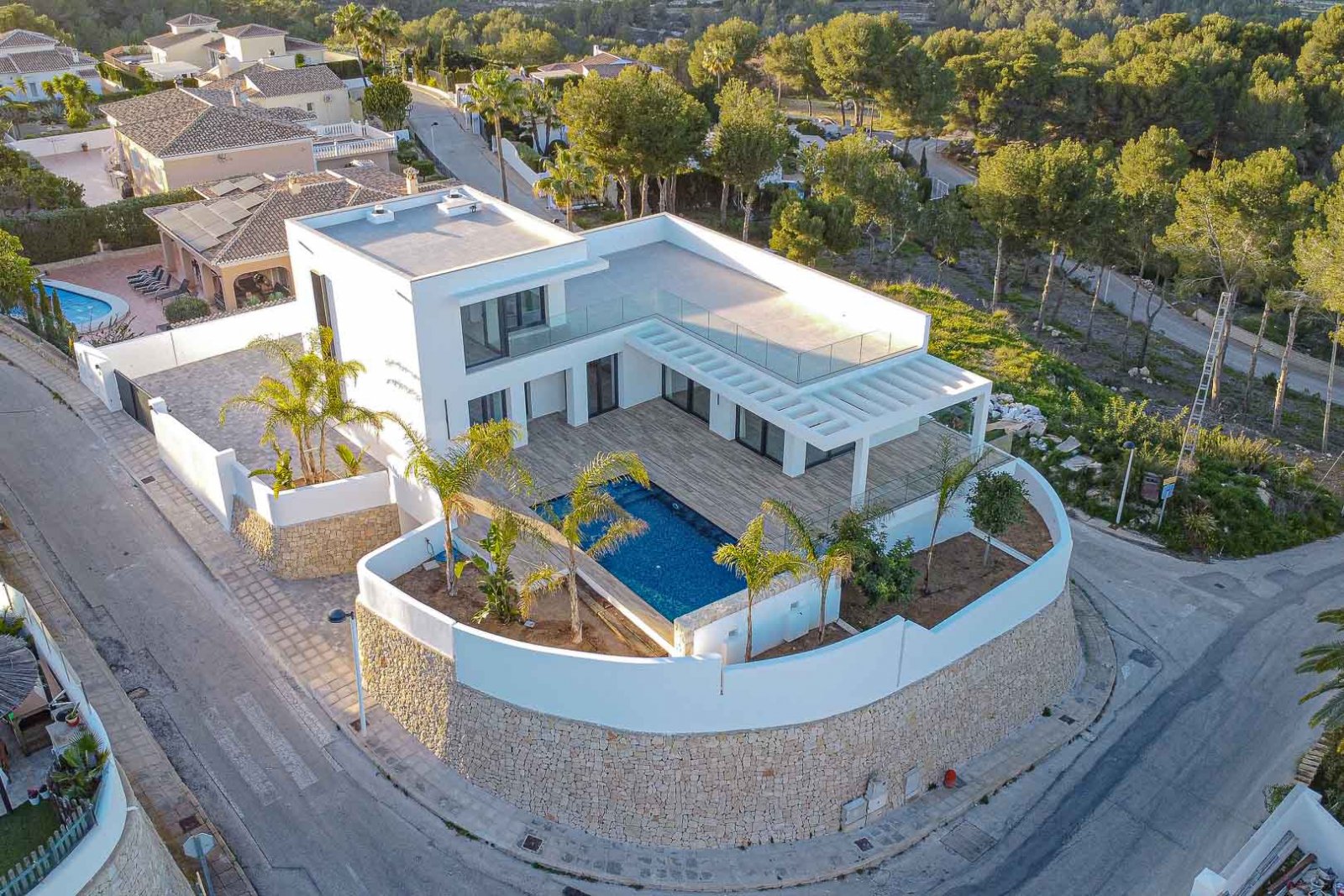8248MOR Moderne Neubauvilla mit Panoramablick auf das Meer und großer Terrasse, zum Verkauf in Moraira.