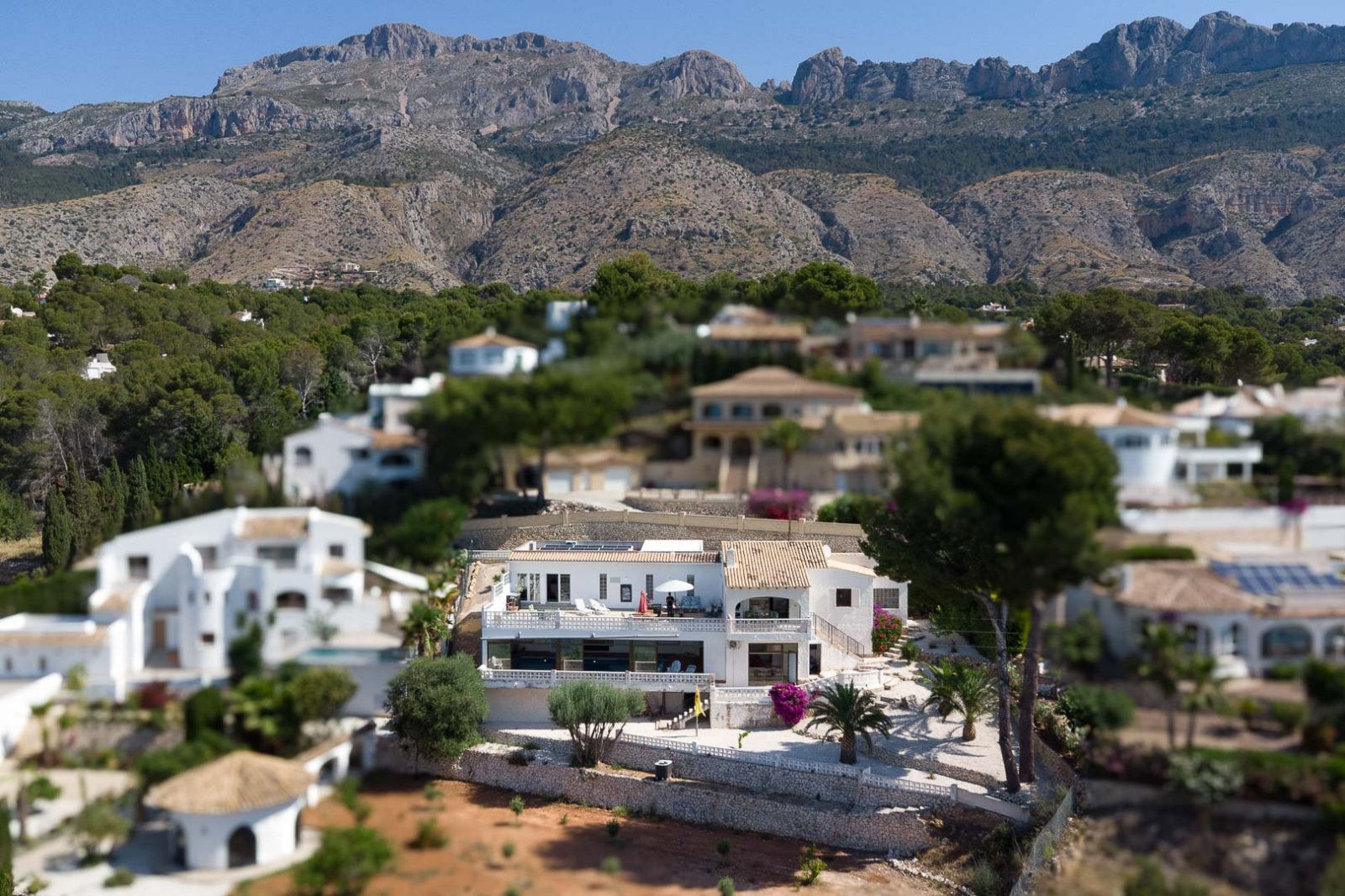 C4XY8271ALT Traditionelle Villa mit Tal- und teilweisem Meerblick in Altea zu verkaufen.