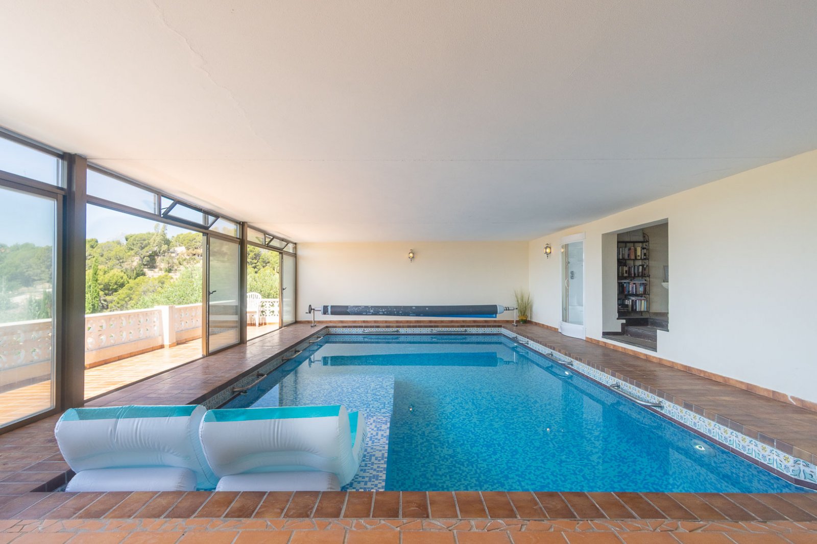 C4XY8271ALT Traditionelle Villa mit Tal- und teilweisem Meerblick in Altea zu verkaufen.