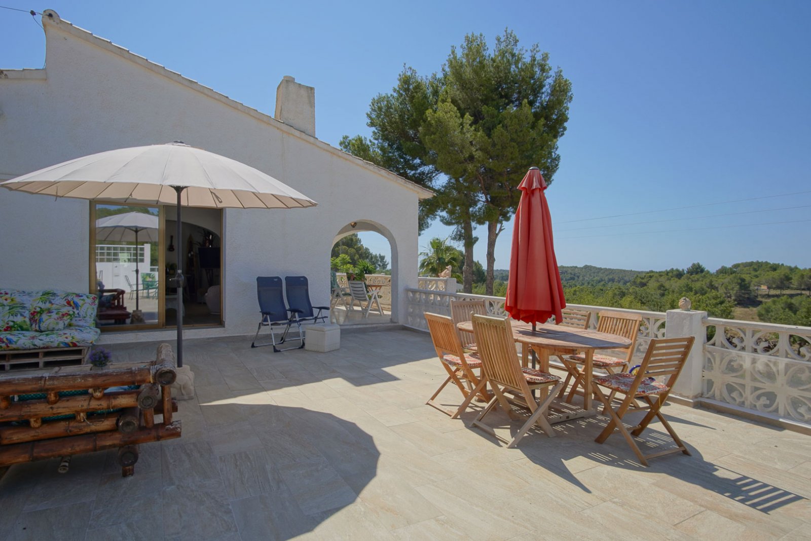 C4XY8271ALT Traditionelle Villa mit Tal- und teilweisem Meerblick in Altea zu verkaufen.