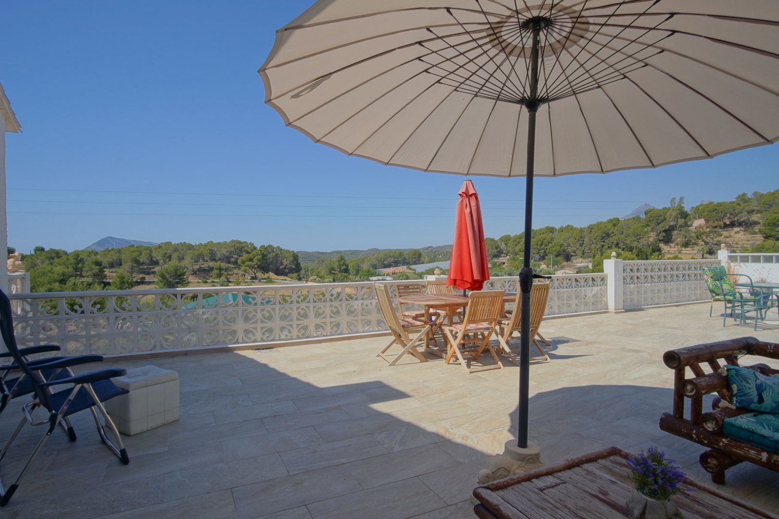C4XY8271ALT Traditionelle Villa mit Tal- und teilweisem Meerblick in Altea zu verkaufen.
