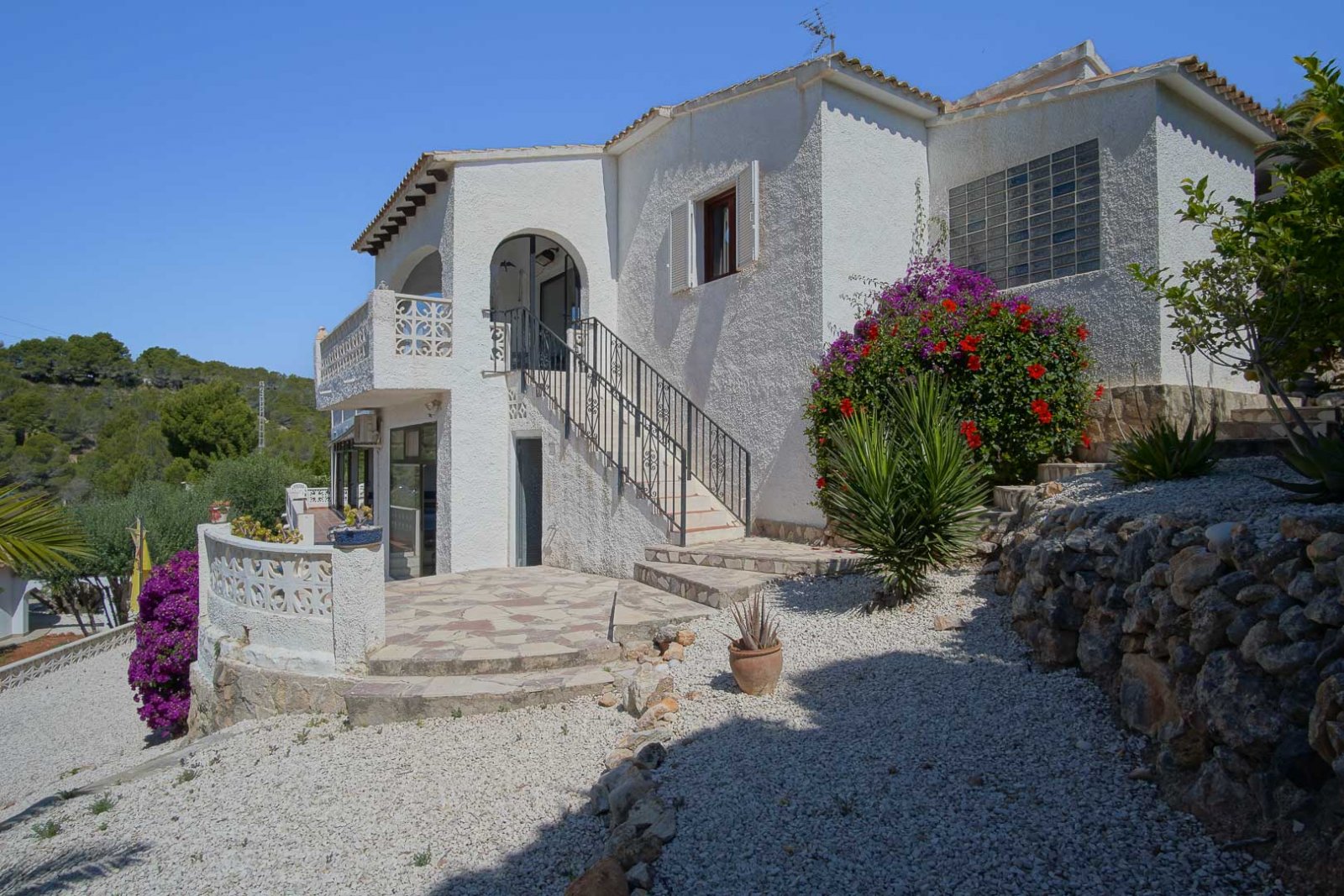 C4XY8271ALT Traditionelle Villa mit Tal- und teilweisem Meerblick in Altea zu verkaufen.