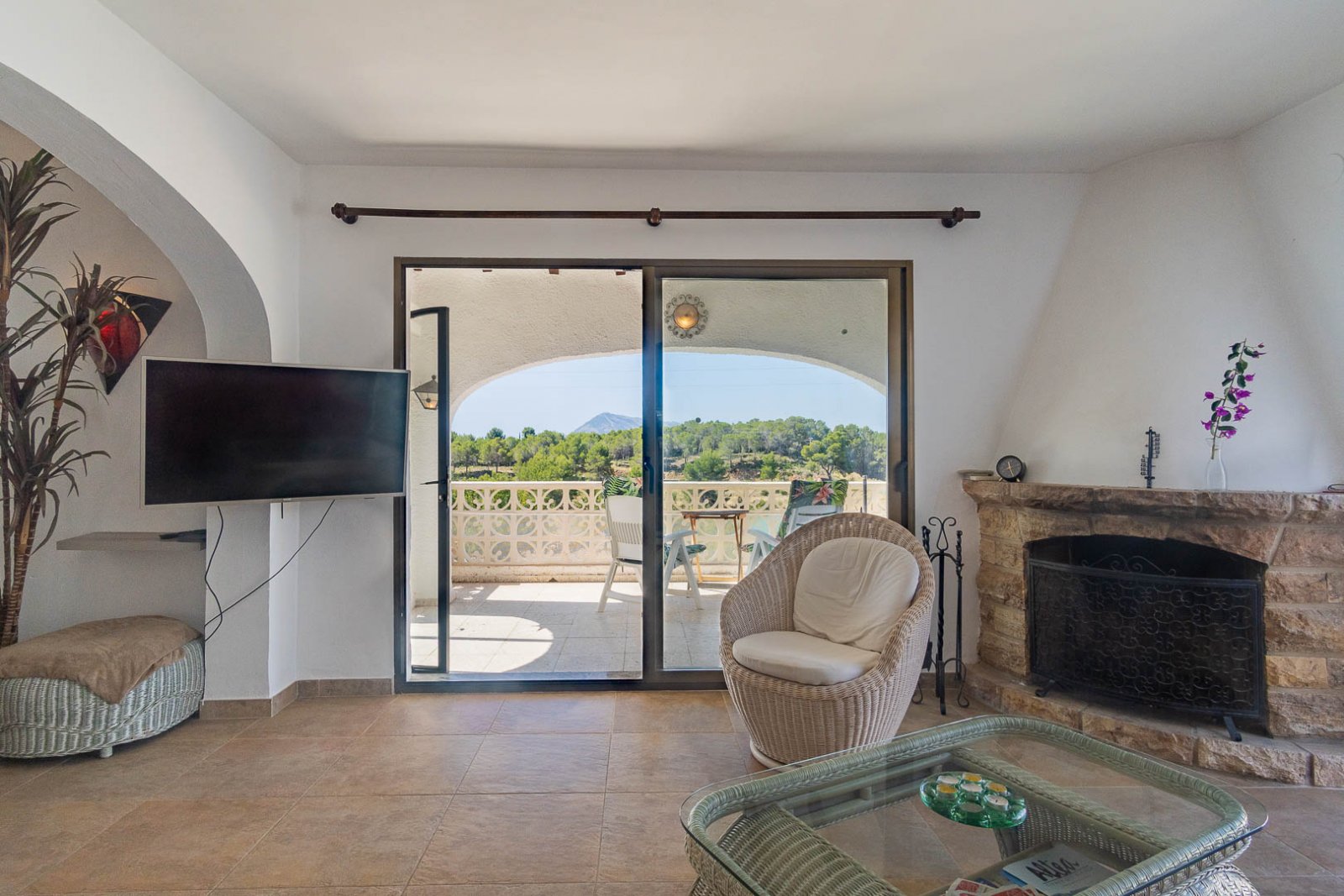 C4XY8271ALT Traditionelle Villa mit Tal- und teilweisem Meerblick in Altea zu verkaufen.
