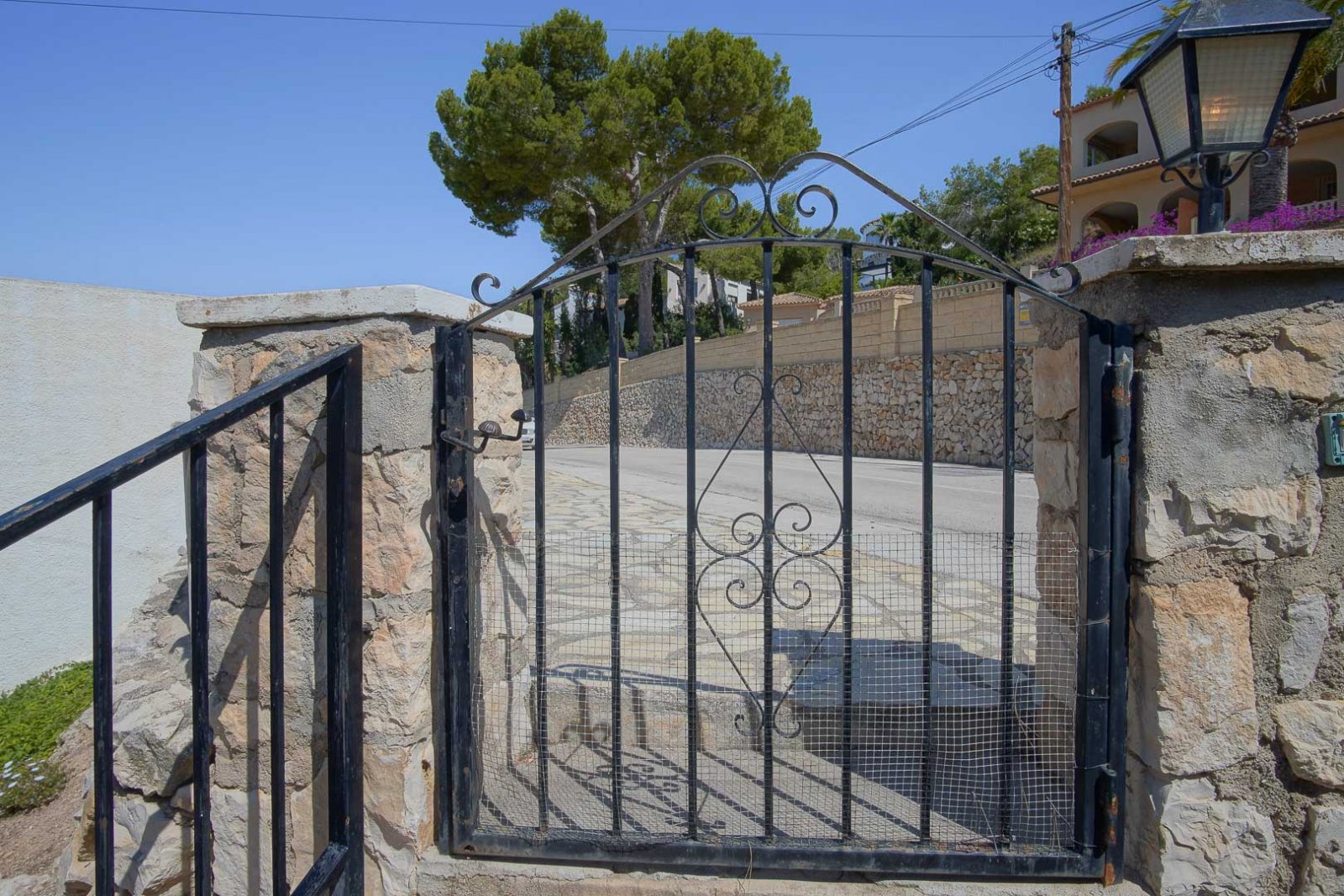 C4XY8271ALT Traditionelle Villa mit Tal- und teilweisem Meerblick in Altea zu verkaufen.