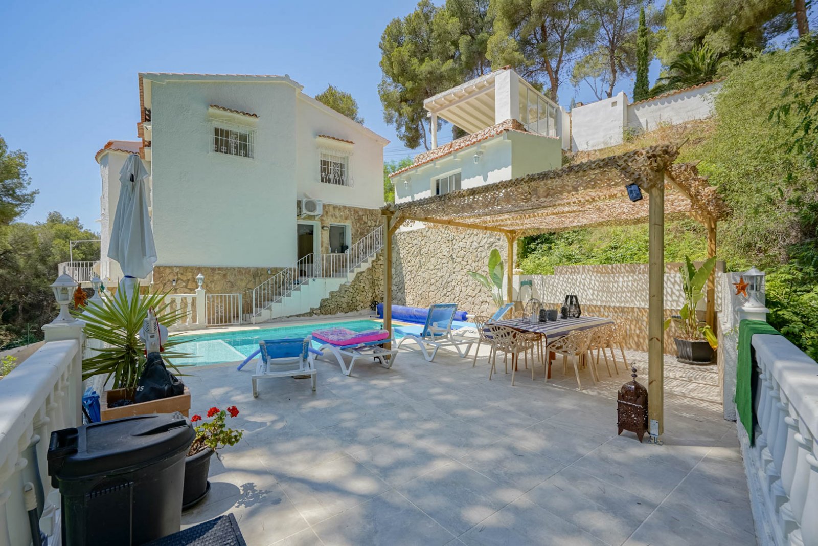 C4XY4540BEN Renovierte Villa mit geräumigem Gästehaus zum Verkauf in Benissa