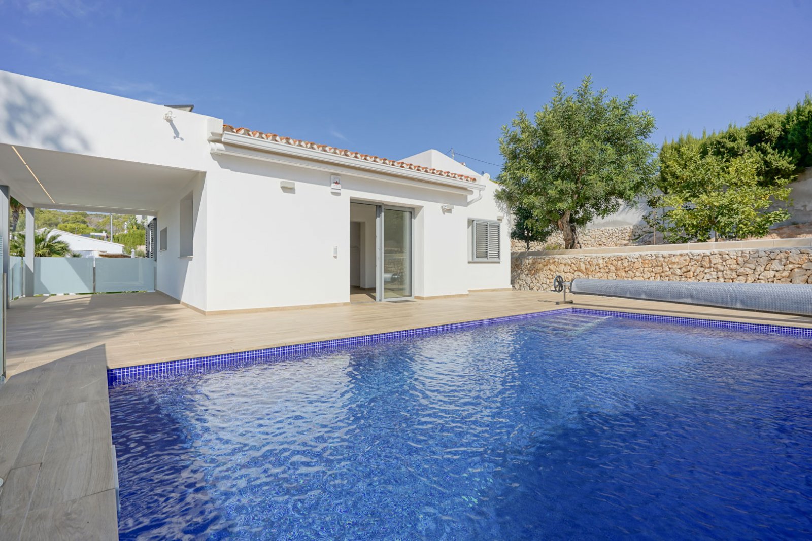 C4XY4581BEN Moderne Villa zum Verkauf in La Fustera Benissa