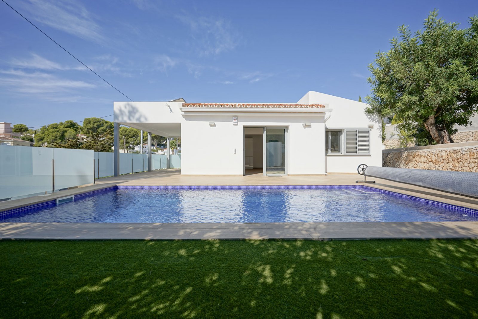 C4XY4581BEN Moderne Villa zum Verkauf in La Fustera Benissa