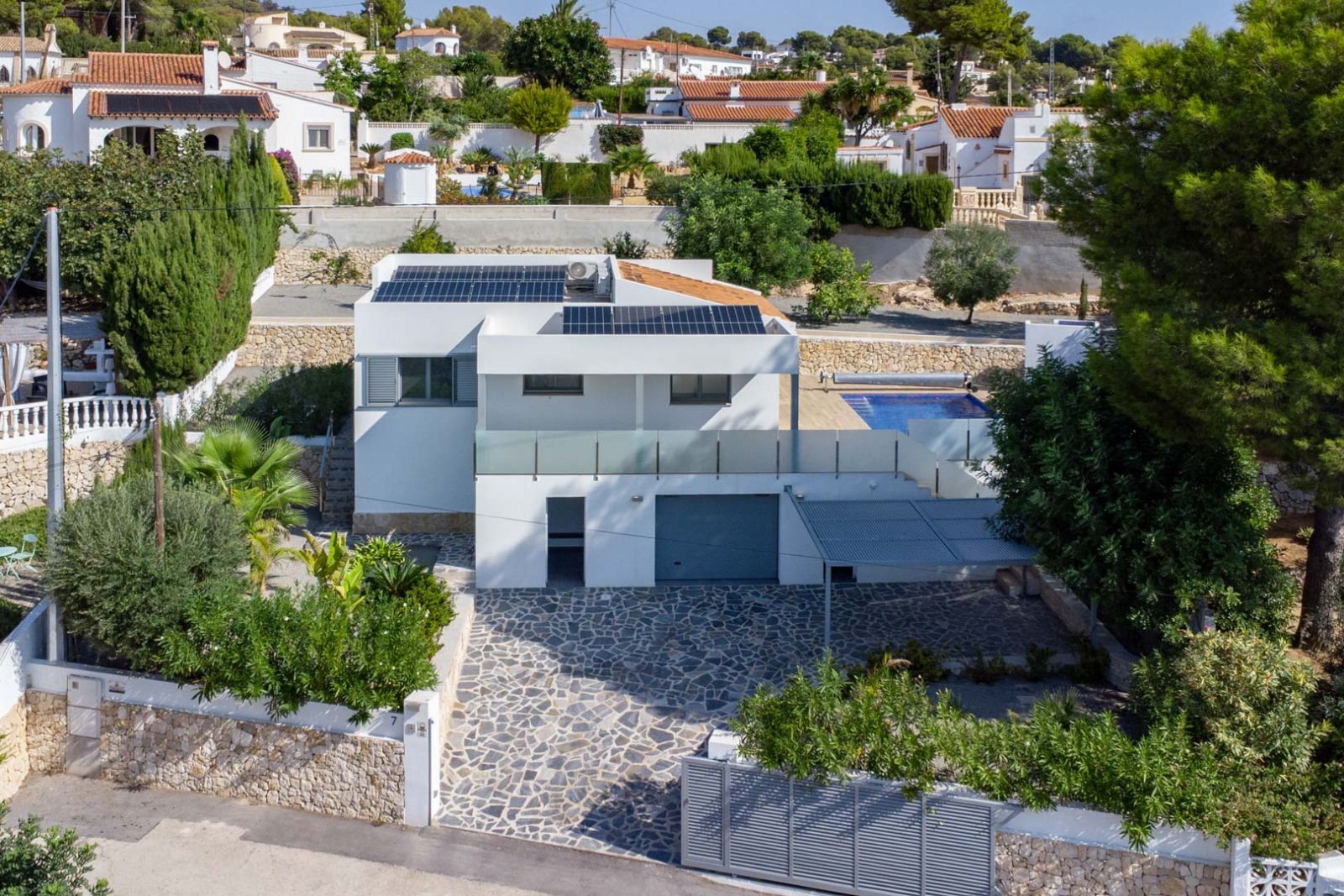 C4XY4581BEN Moderne Villa zum Verkauf in La Fustera Benissa