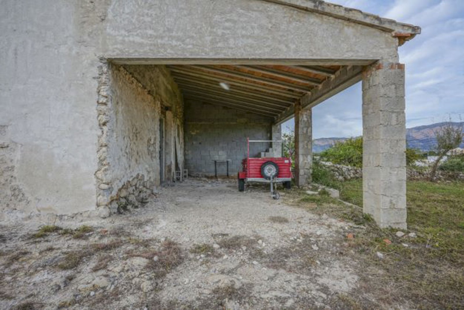 4154GAT Großes Grundstück mit halbfertiger Finca in Gata de Gorgos zu verkaufen