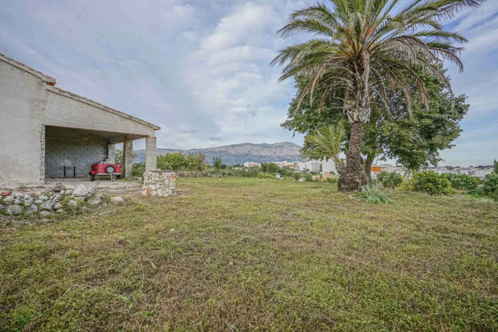 4154GAT Großes Grundstück mit halbfertiger Finca in Gata de Gorgos zu verkaufen