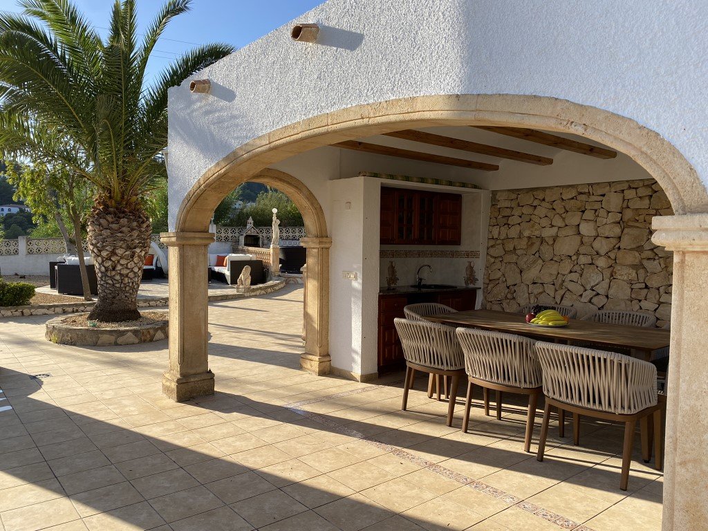 C3XY6446BEN Geräumige traditionelle spanische Villa mit Meerblick zum Verkauf in Benissa
