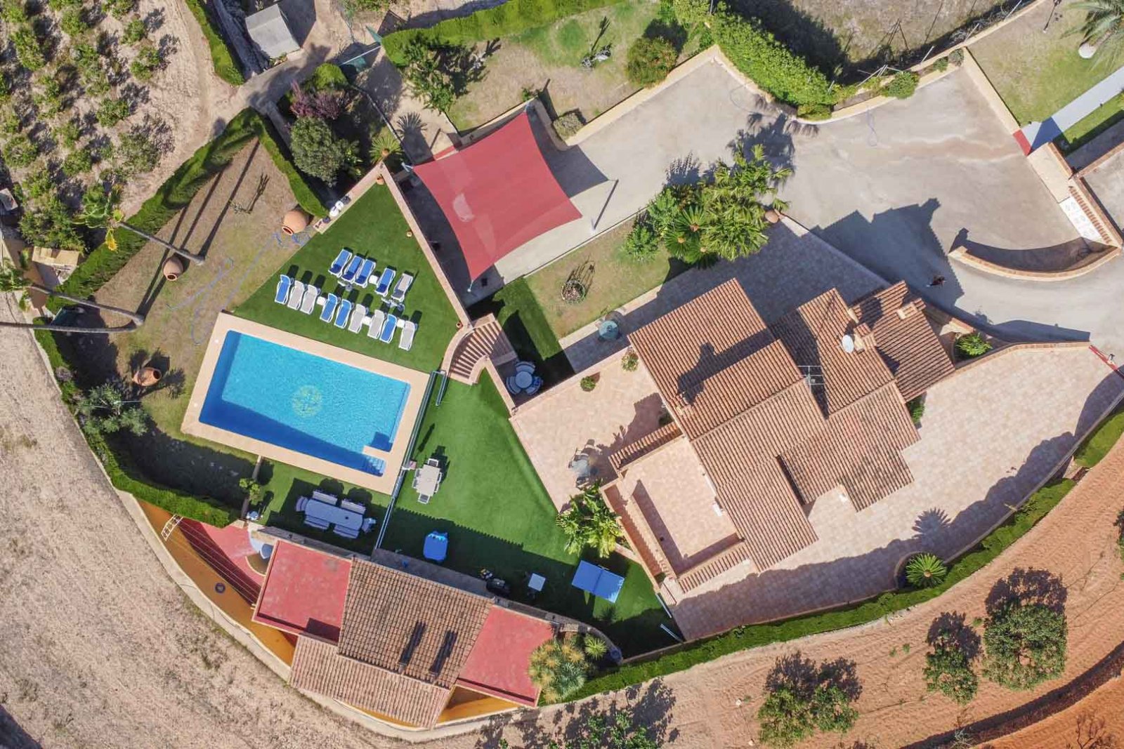 C3XY4422BEN Sehr große Villa mit 3 Gästehäusern auf 11.000 m2 zum Verkauf in Benissa