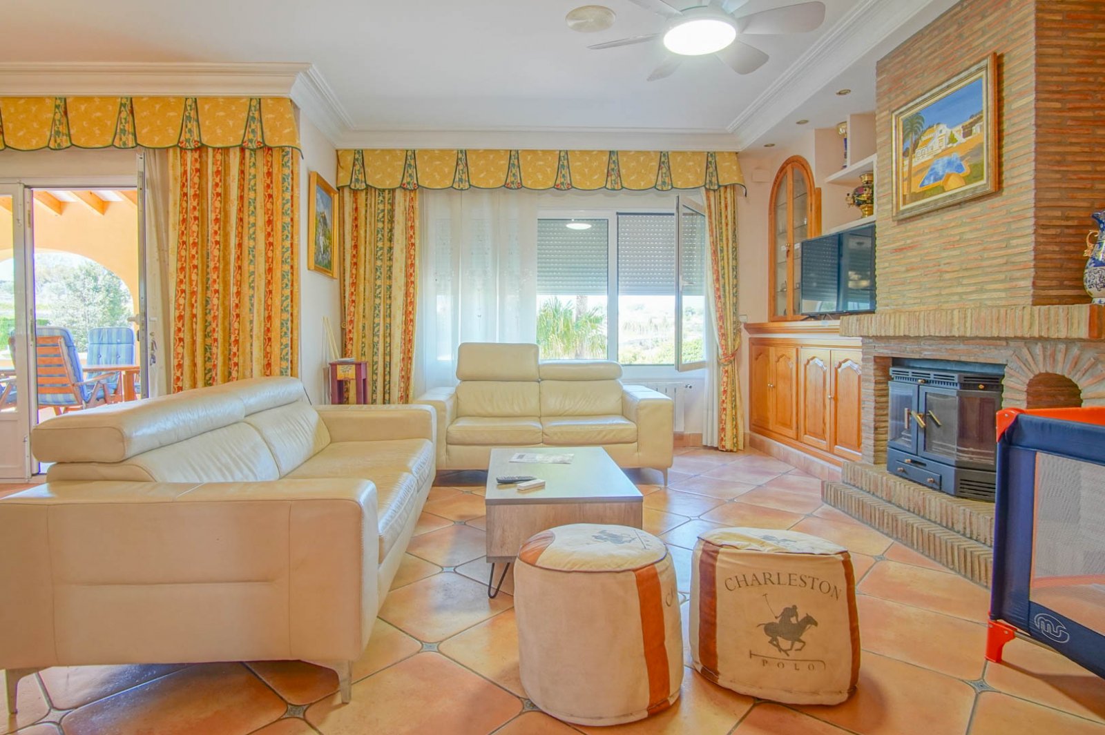 C3XY4422BEN Sehr große Villa mit 3 Gästehäusern auf 11.000 m2 zum Verkauf in Benissa
