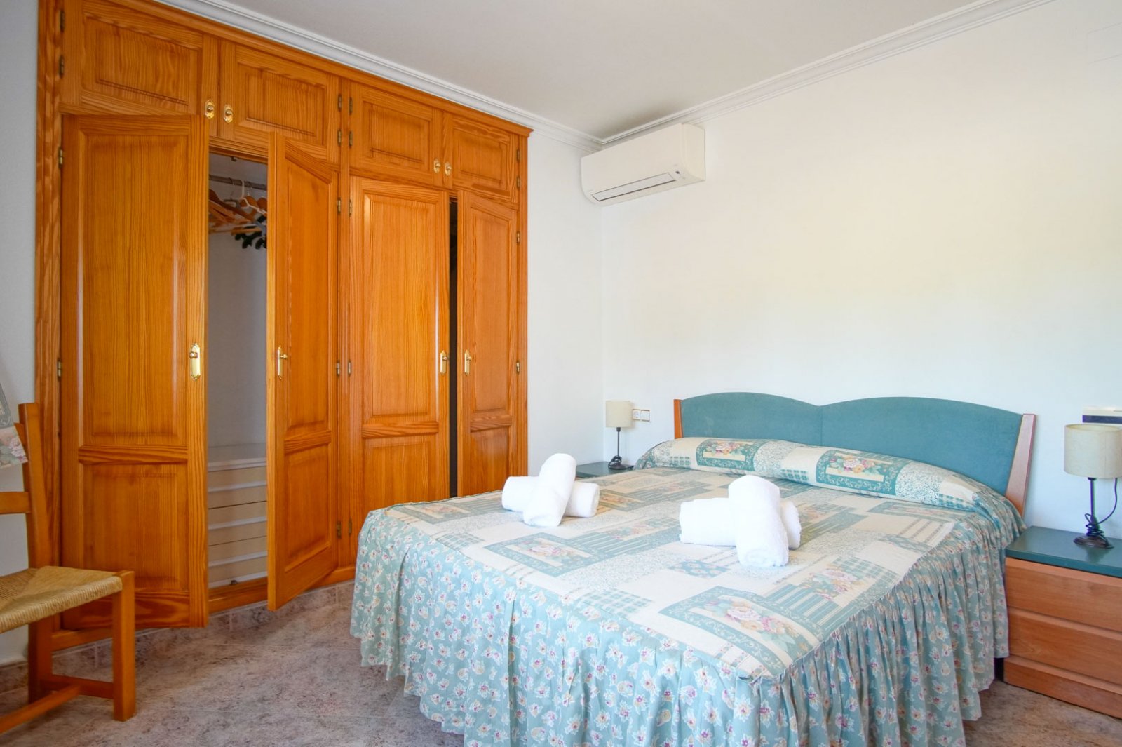 C3XY4422BEN Sehr große Villa mit 3 Gästehäusern auf 11.000 m2 zum Verkauf in Benissa
