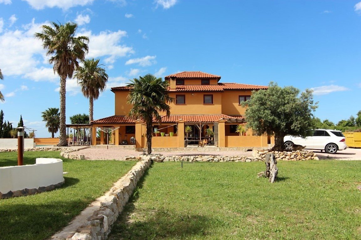 6152PED Geräumige Finca auf einem flachen Grundstück in Pedreguer zu verkaufen