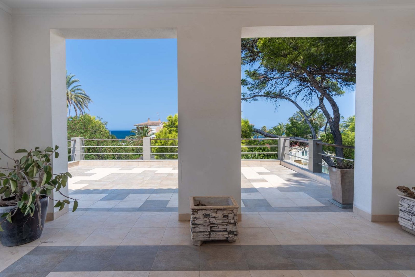 C4XY8285DEN Villa mit Meerblick, Gästeapartment und großem Grundstück zu verkaufen in Las Rotas, Denia.