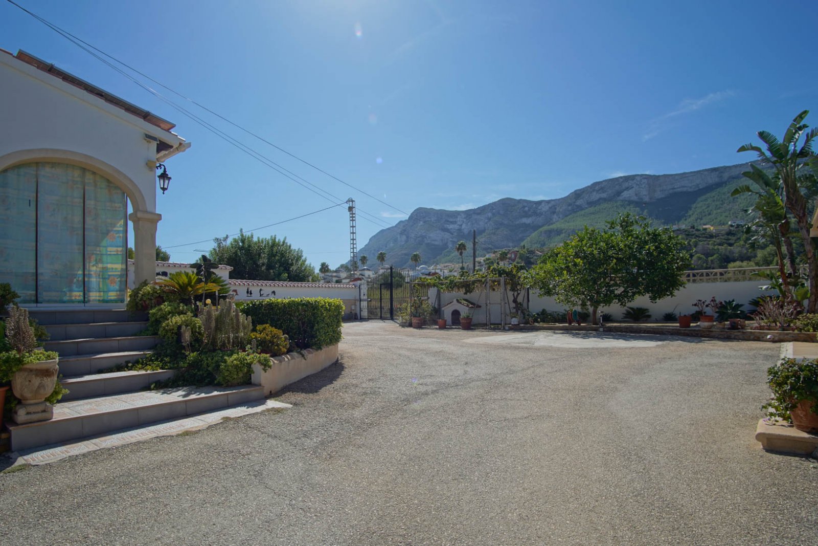 8291DEN Doppelhaushälfte zum Verkauf in La Pedrera, Dénia, nur einen Steinwurf vom Zentrum entfernt.