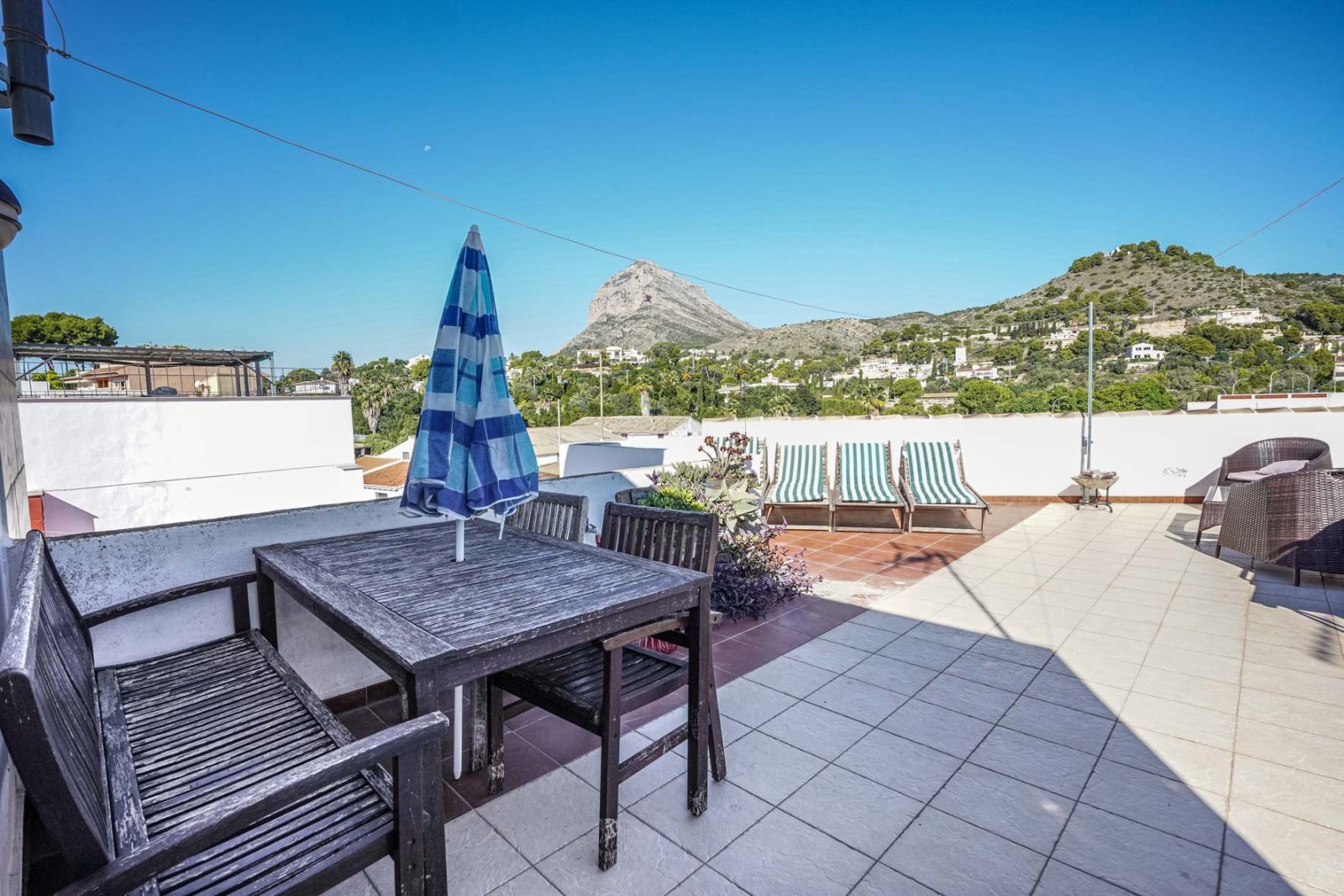 Javea: 4139JAV Großes Reihenhaus im Zentrum von Jávea zu verkaufen  Javea: 4139JAV Großes Reihenhaus im Zentrum von Jávea zu verkaufen