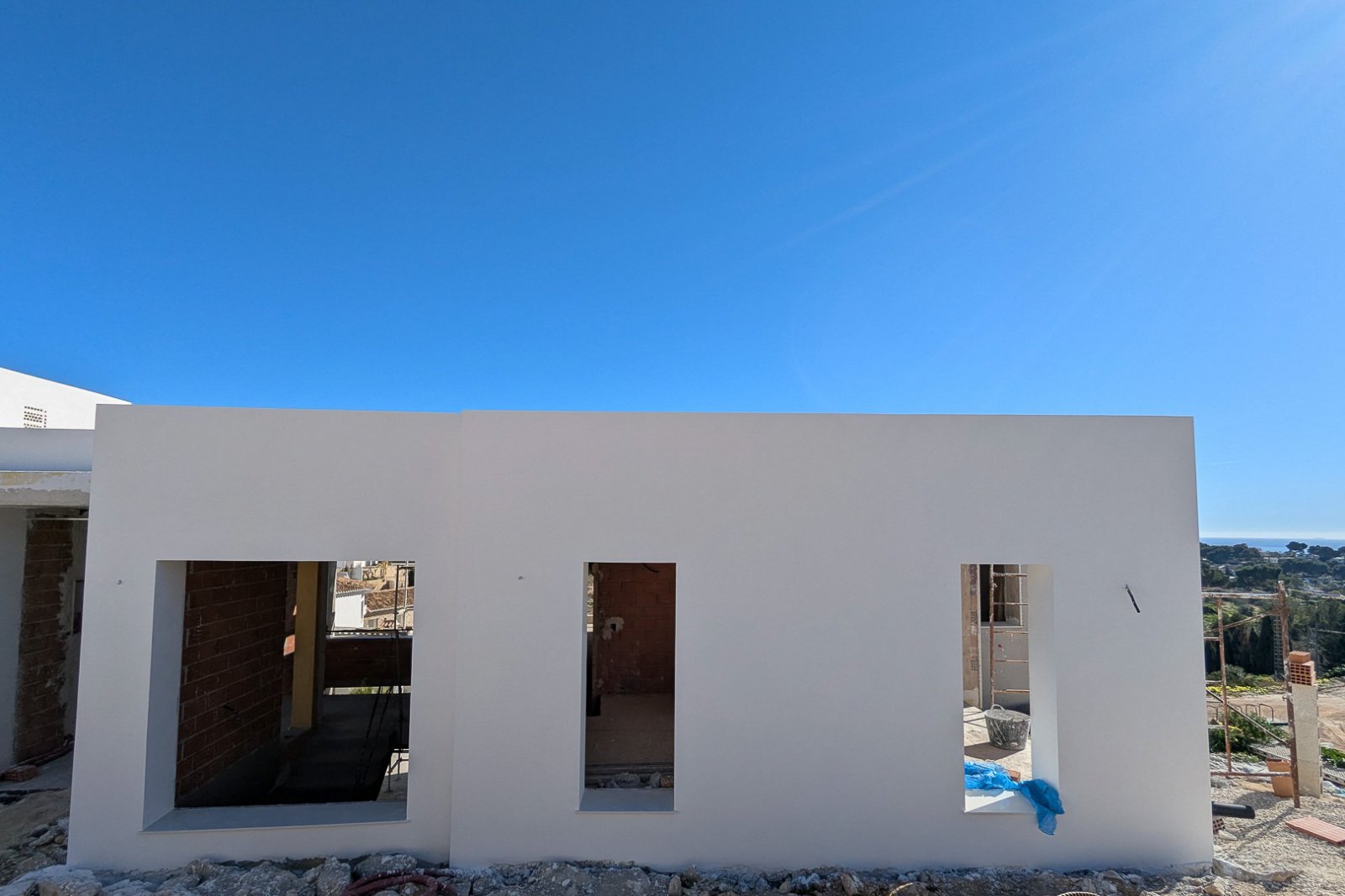 8114MOR Neubauvilla im Bau mit Panoramablick auf das Meer zum Verkauf in Moraira.