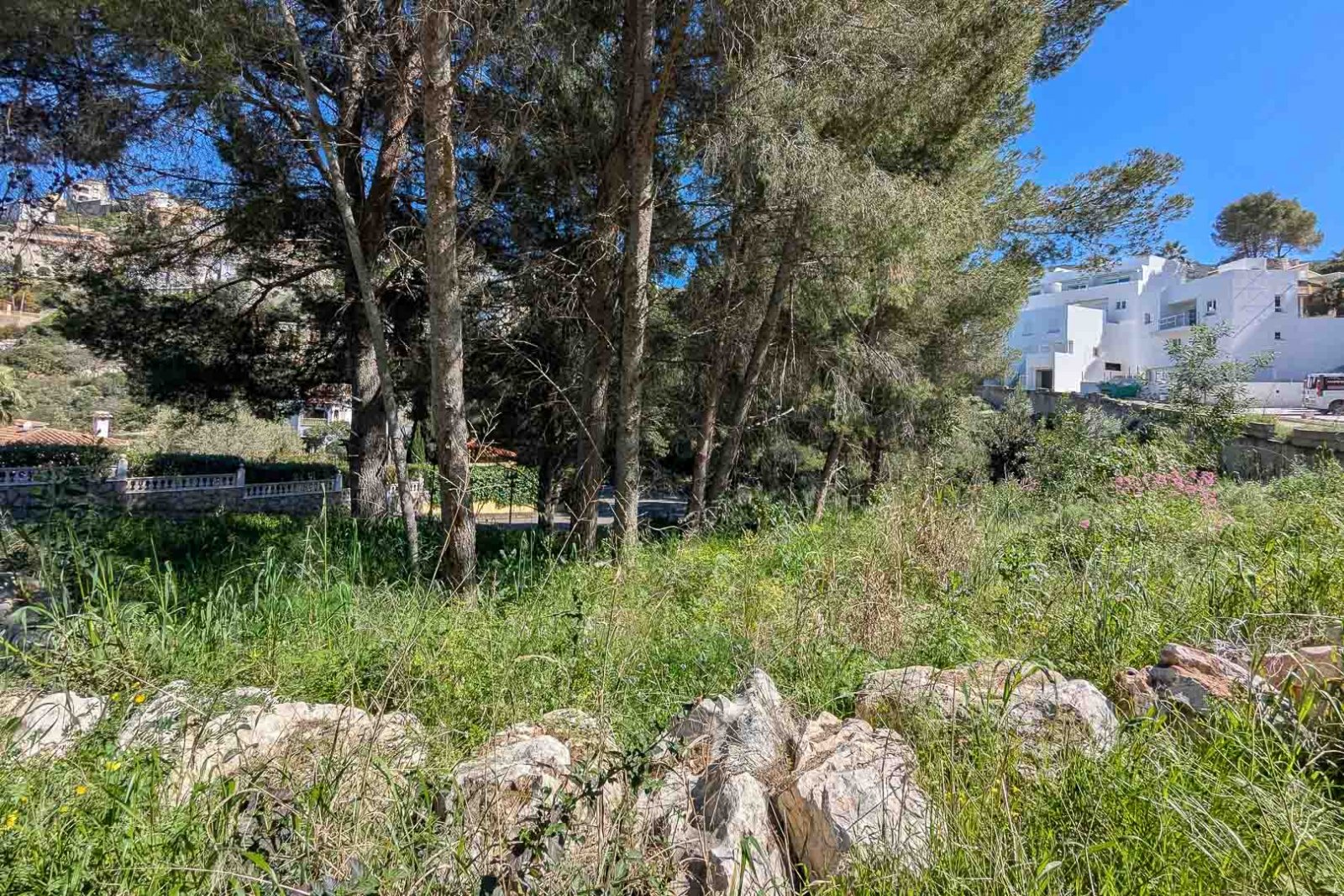 8185PED Komplex im Bau befindlicher unabhängiger Villen mit privatem Pool und teilweisem Meerblick zum Verkauf in Pedreguer.