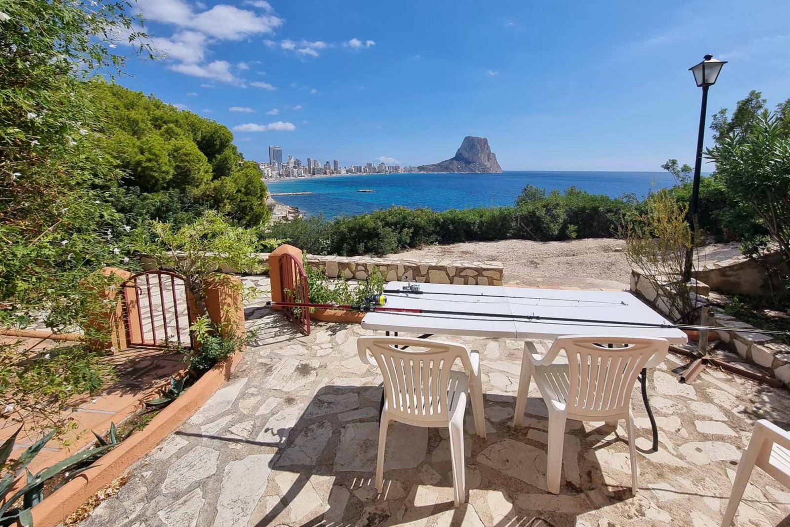 C3XY8206CAL Doppelhaushälfte mit direktem Meerblick zum Verkauf in Calpe.