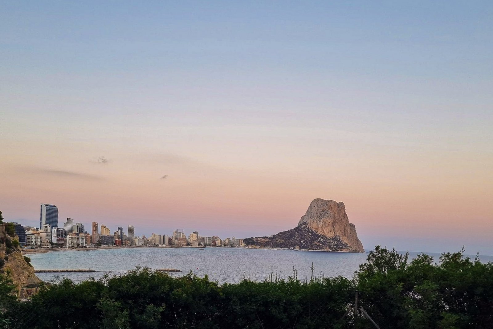 C3XY8206CAL Doppelhaushälfte mit direktem Meerblick zum Verkauf in Calpe.