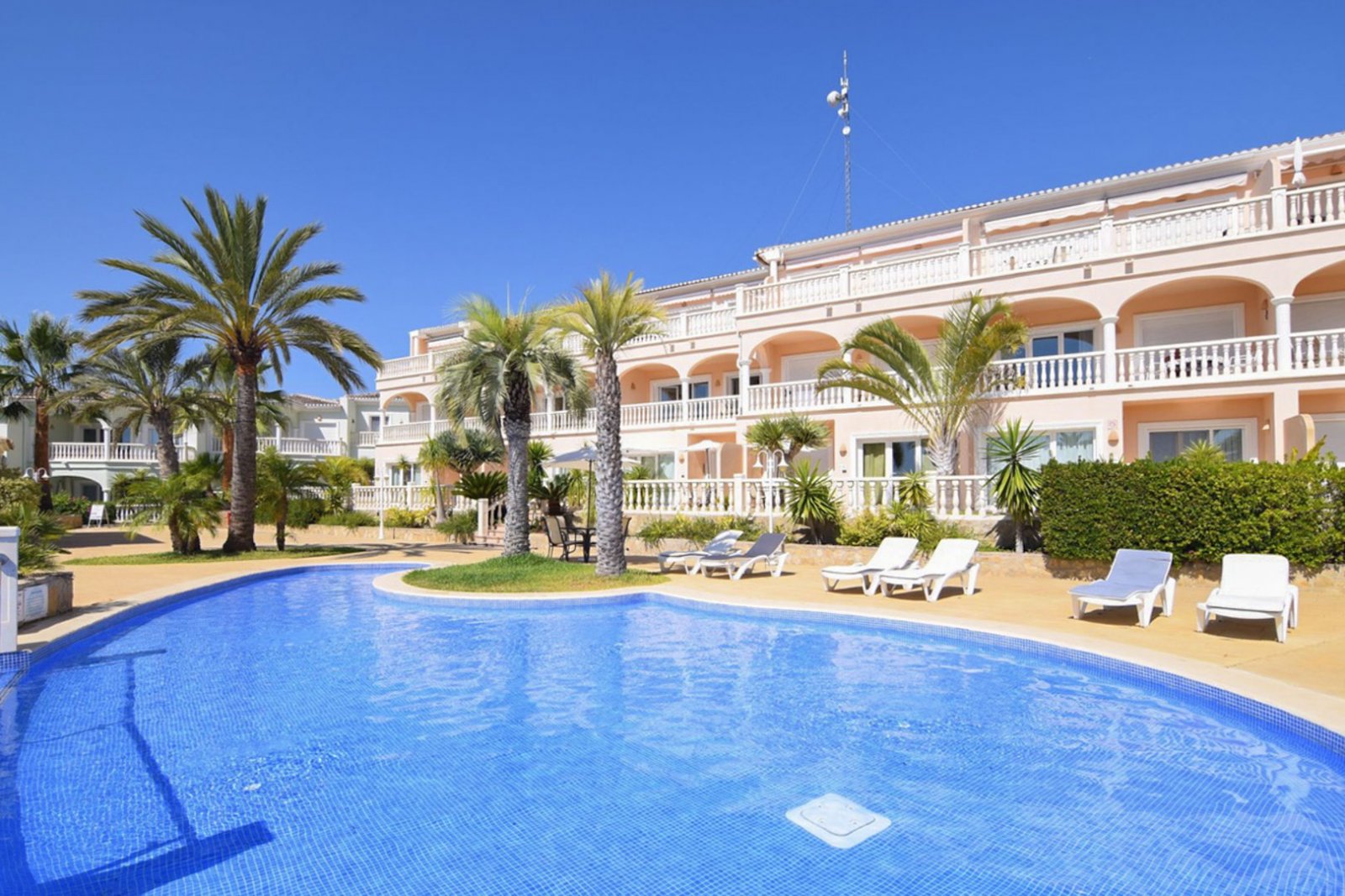 4556BEN Apartment mit Meerblick zum Verkauf in einem Luxusresort in La Fustera, Benissa
