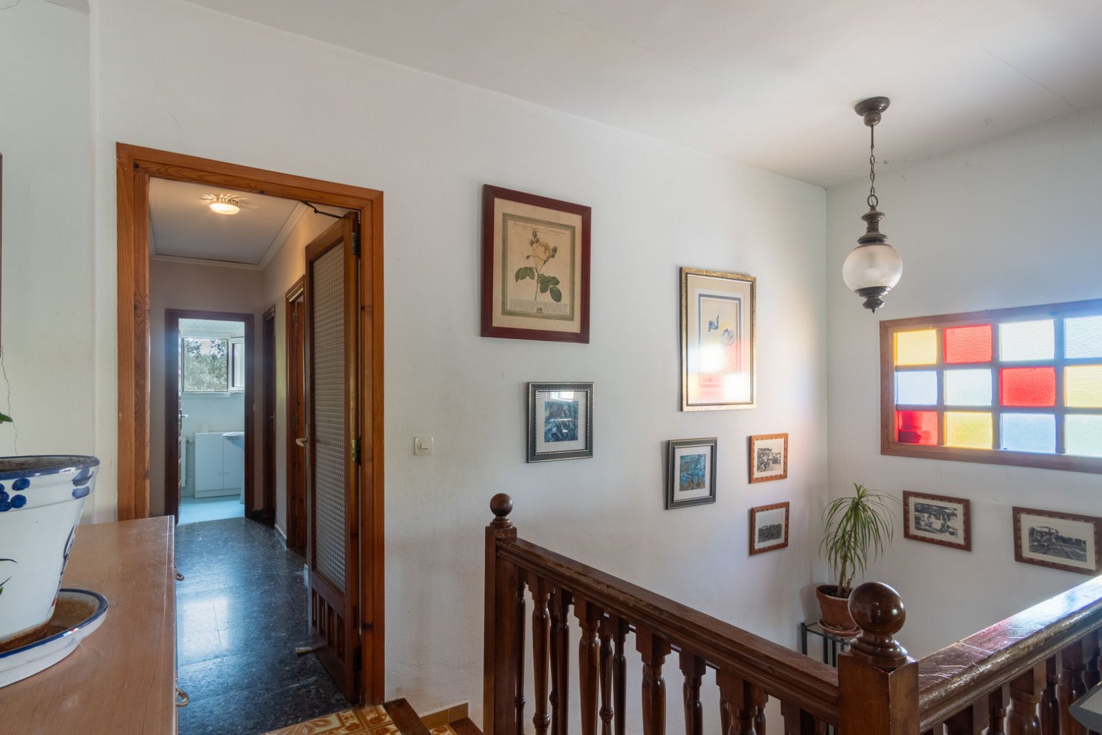 8290DEN Mediterrane Villa mit Pool, großem Grundstück, 550 m vom Strand entfernt und in der Nähe des Zentrums, zu verkaufen in Denia.