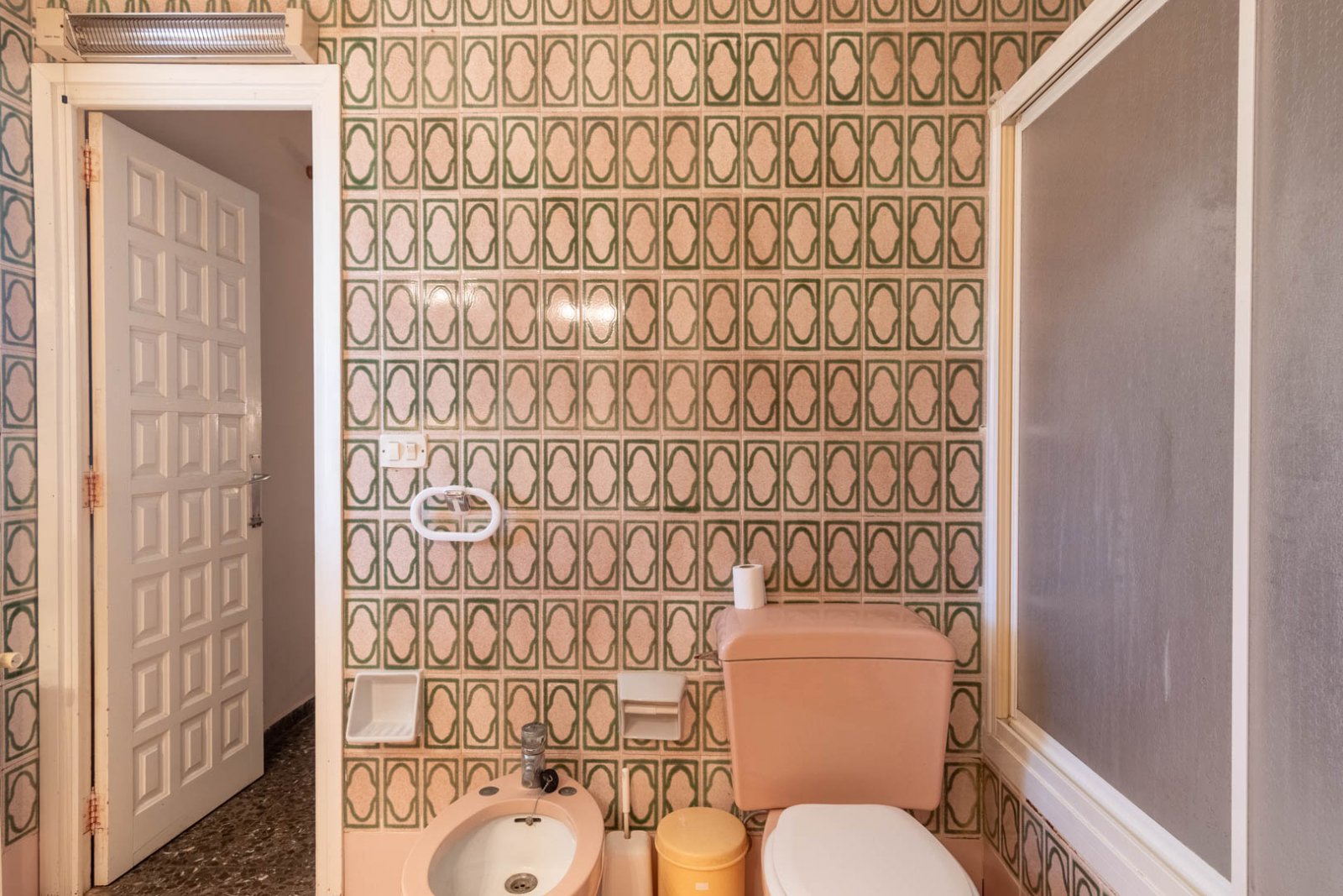 8290DEN Mediterrane Villa mit Pool, großem Grundstück, 550 m vom Strand entfernt und in der Nähe des Zentrums, zu verkaufen in Denia.