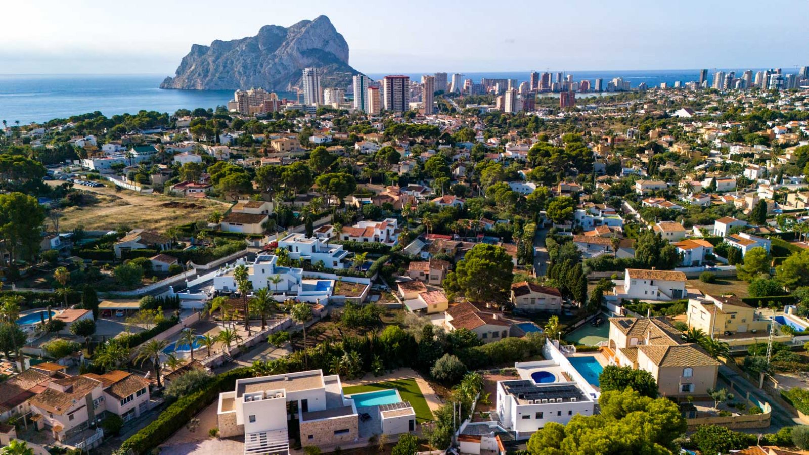 8308CAL Moderne Villa mit Bergblick, zu verkaufen in Calpe.