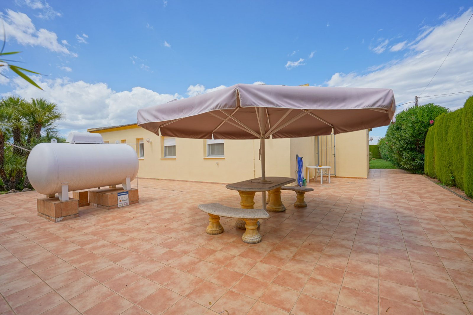 4397ELS Villa auf großem Grundstück mit geräumigem Gästehaus in Els Poblets zu verkaufen