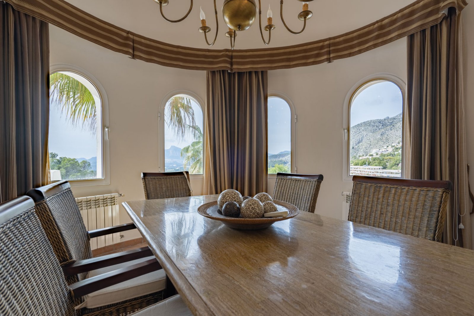 C3XY4484ALT Schöne traditionelle Villa in Alhama Springs, Altea