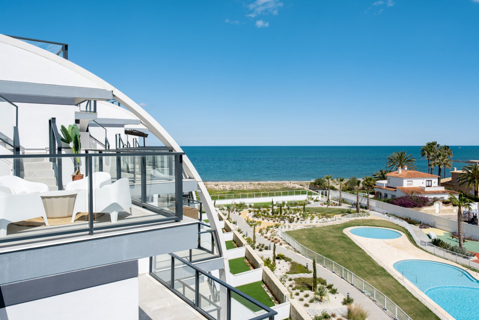 Denia: 4502DEN Fantastisches modernes Penthouse direkt am Strand zu verkaufen in Denia  Denia: 4502DEN Fantastisches modernes Penthouse direkt am Strand zu verkaufen in Denia