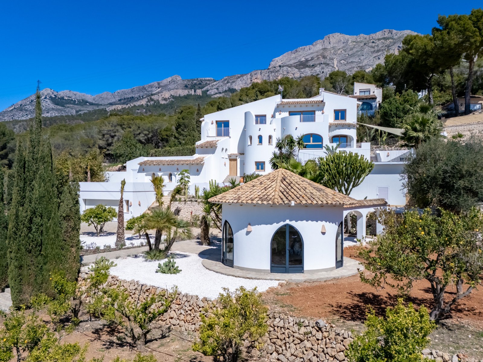 Altea: 4511ALT Schöne renovierte 5-Schlafzimmer-Villa zum Verkauf in Altea  Altea: 4511ALT Schöne renovierte 5-Schlafzimmer-Villa zum Verkauf in Altea