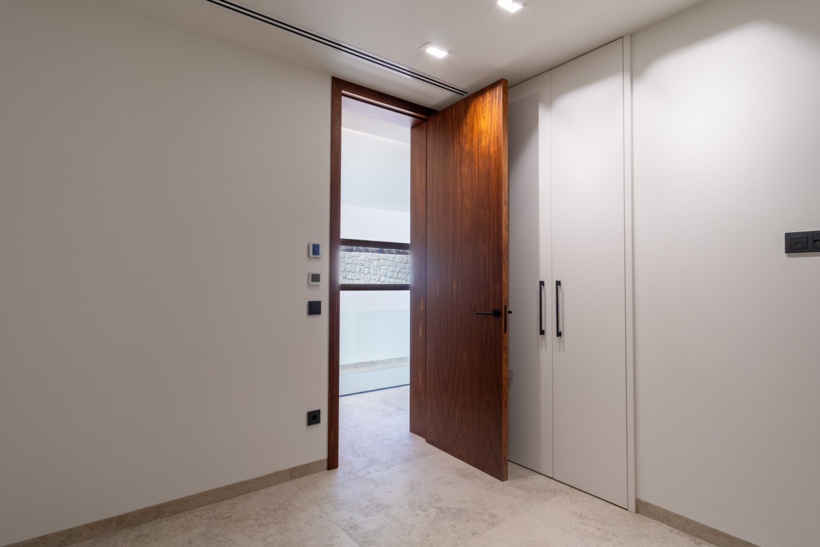 8280BEN Moderne Villa mit teilweisem Meerblick zum Verkauf in Benissa.