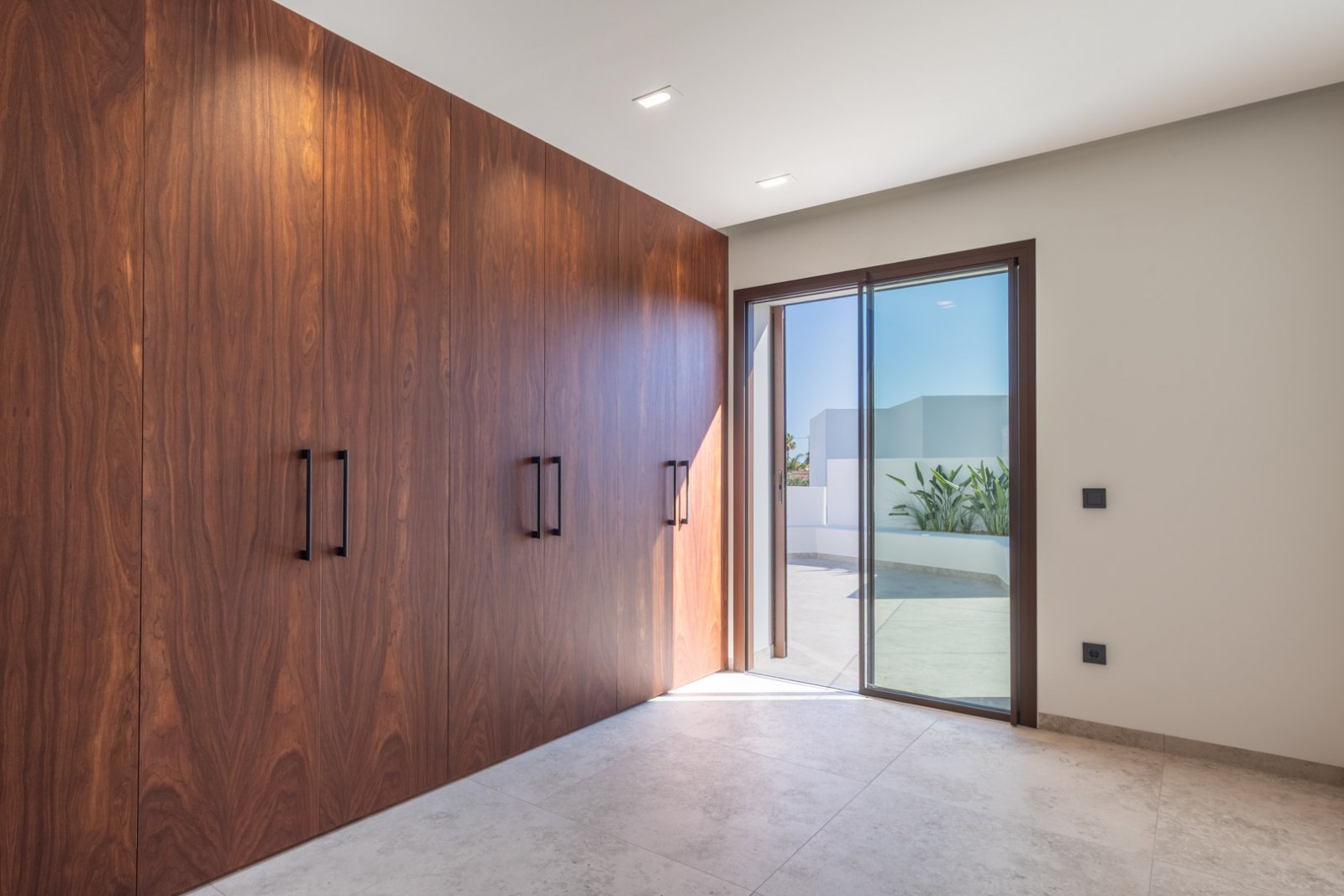 8280BEN Moderne Villa mit teilweisem Meerblick zum Verkauf in Benissa.