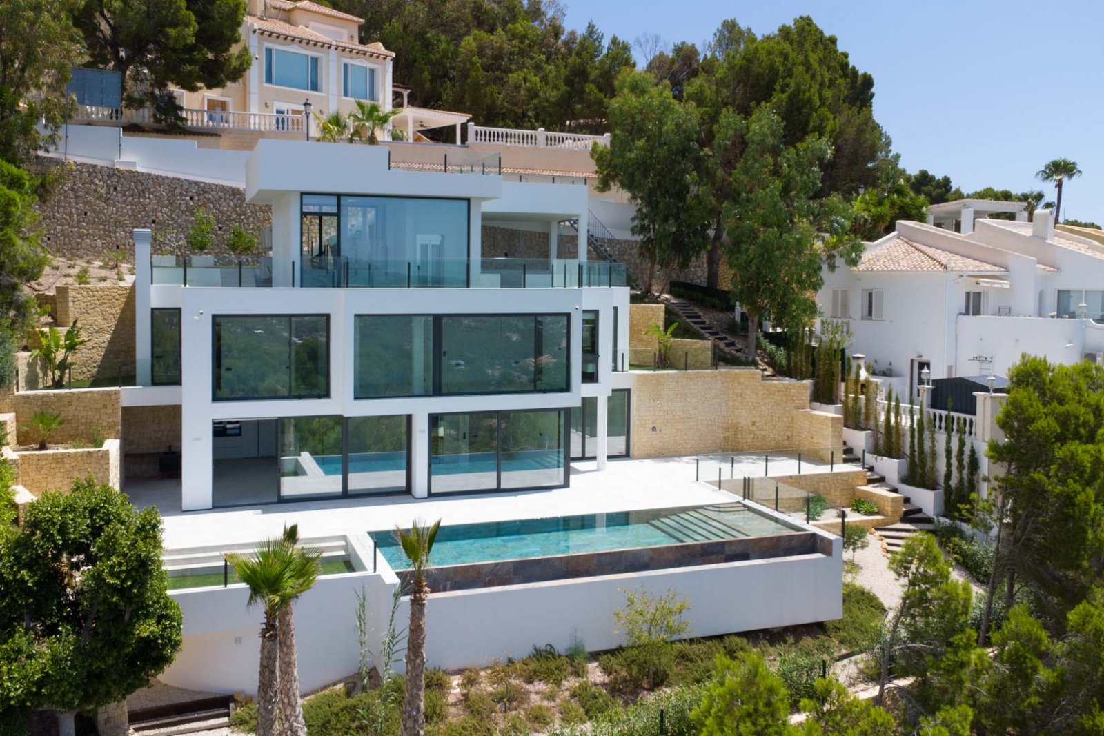 8283ALT Moderne Villa mit Panoramablick auf das Meer in Altea Hills zu verkaufen.