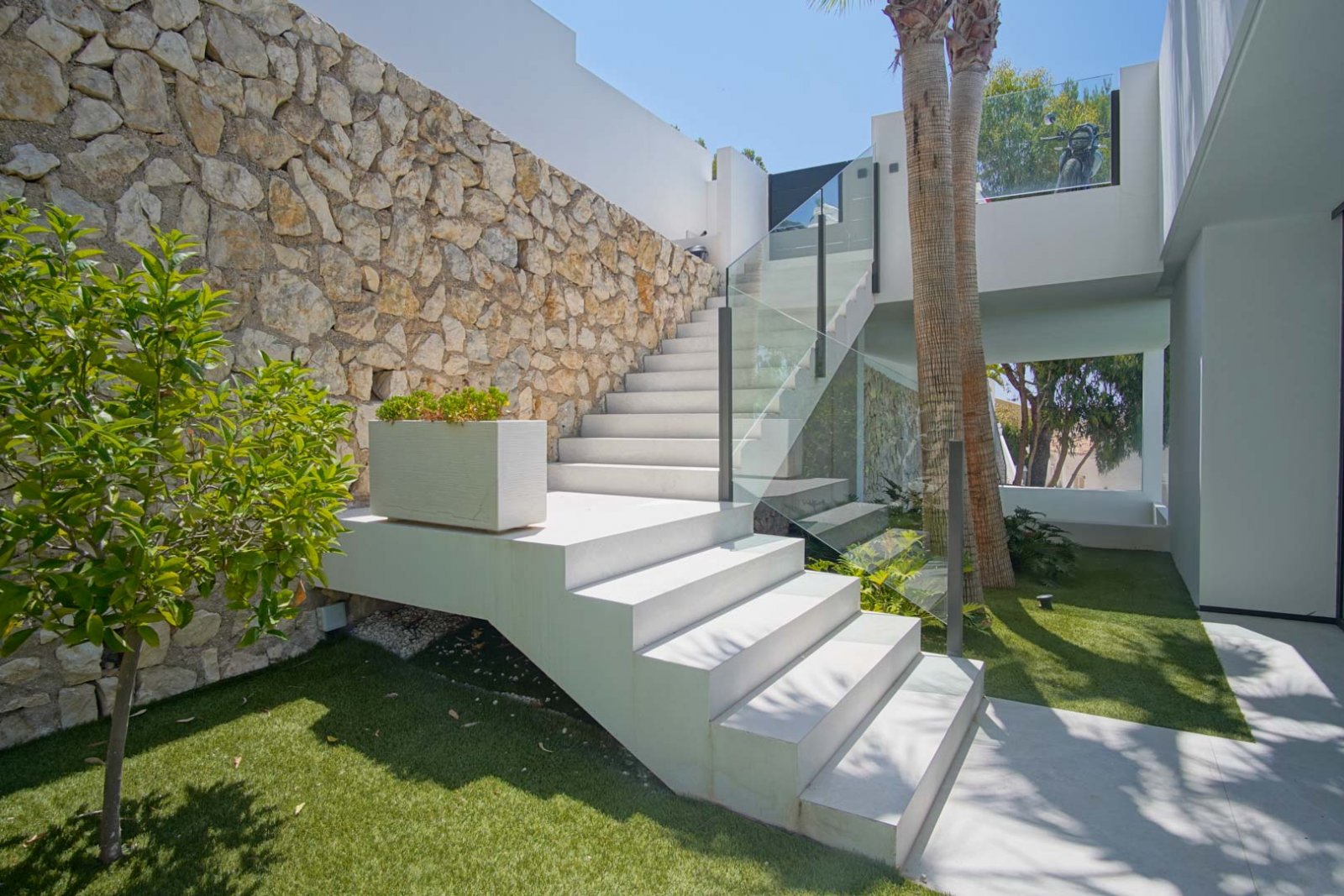8283ALT Moderne Villa mit Panoramablick auf das Meer in Altea Hills zu verkaufen.
